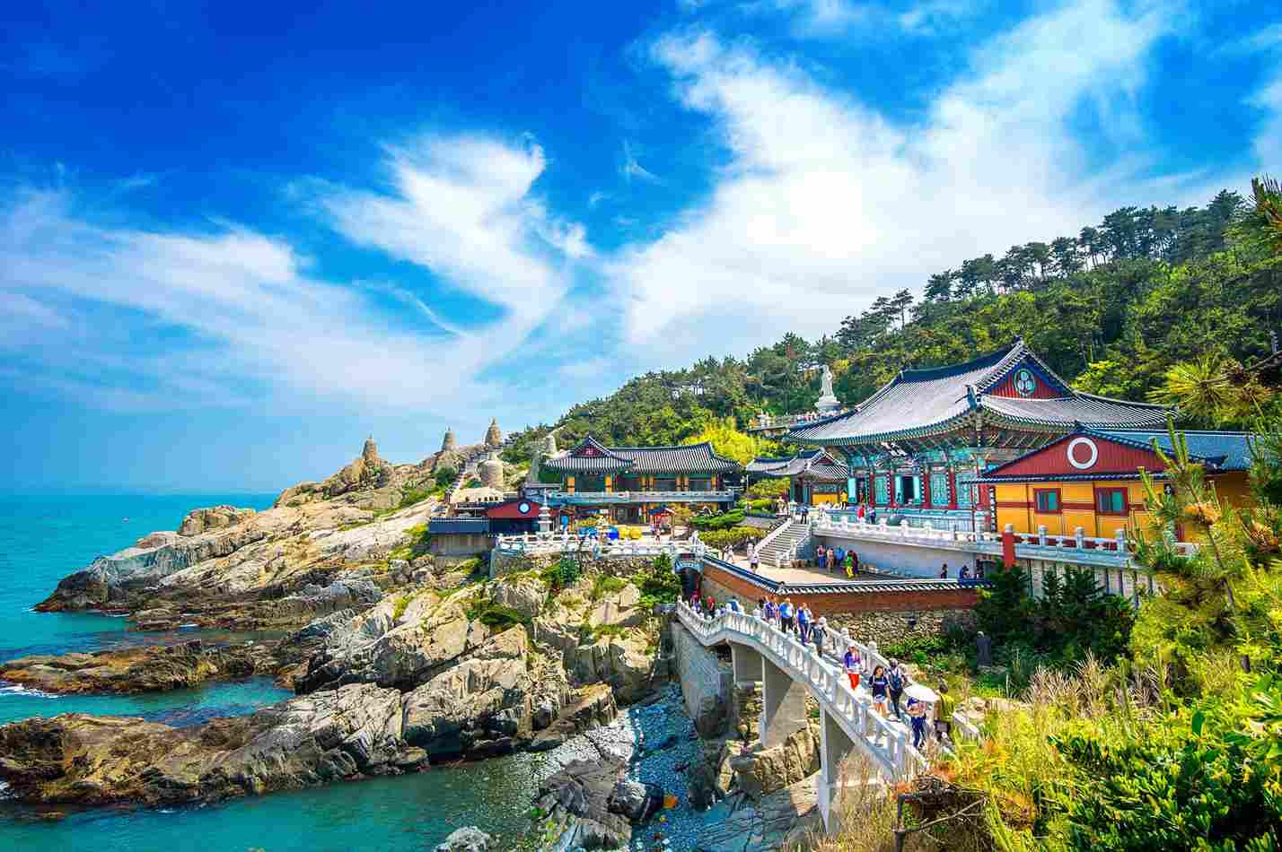 best time to travel to korea