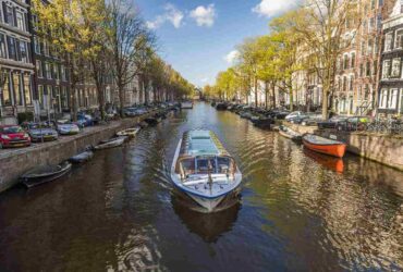 best time to travel to amsterdam