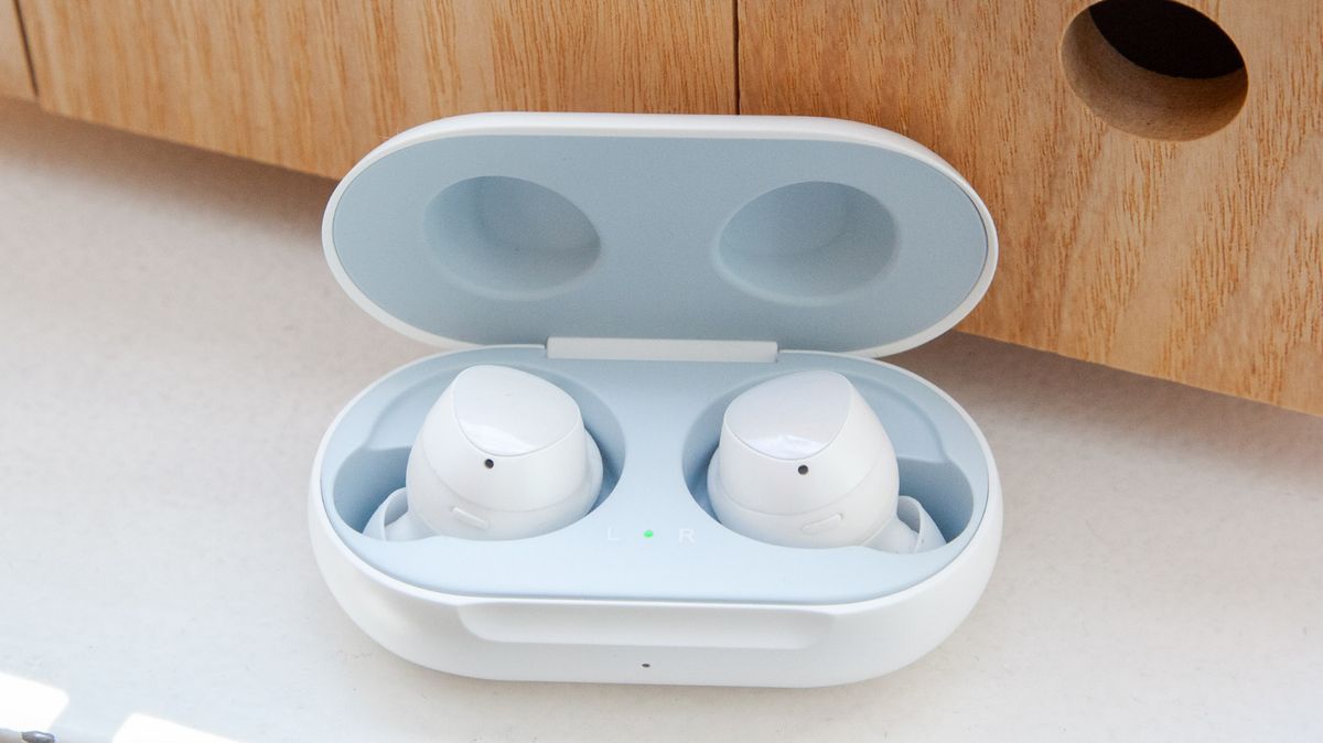best travel headphones