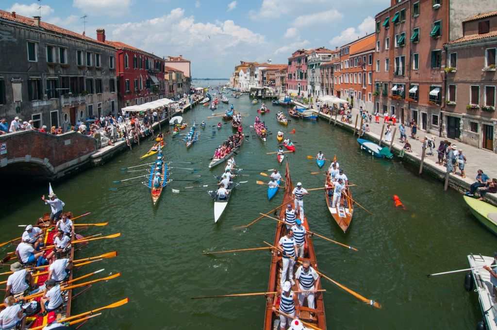 best time to travel to italy cheap