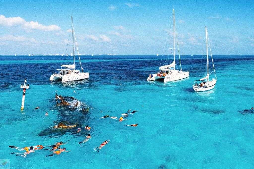 when is the best time to travel to cancun