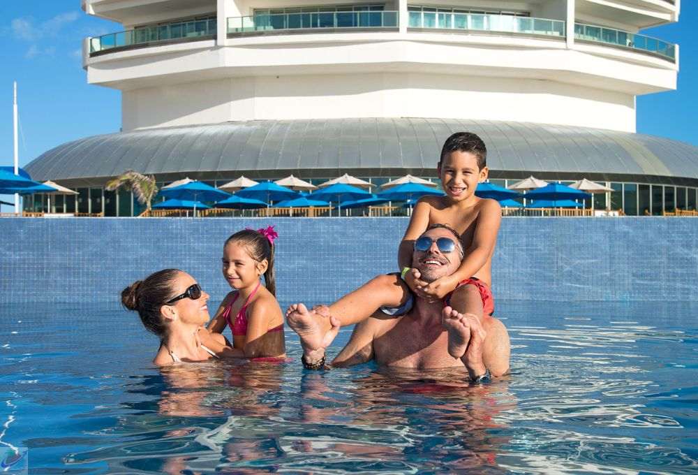 when is the best time to travel to cancun