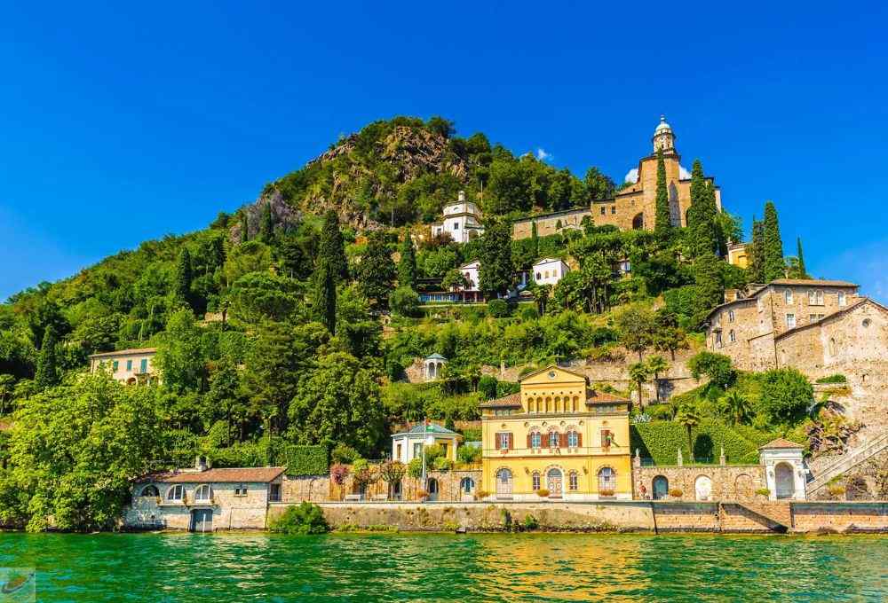 tours for Seniors Traveling Alone